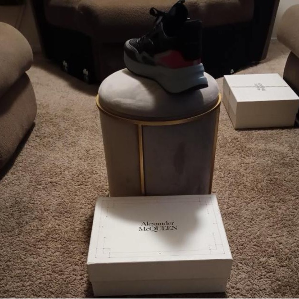 Alexander McQueen oversized runner